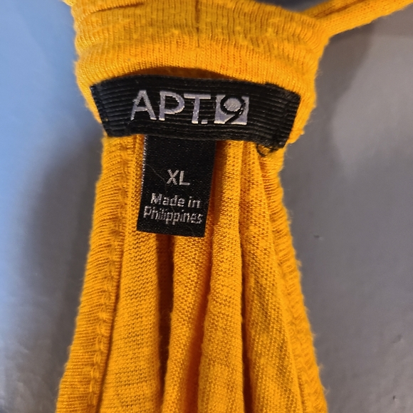 Apt 9 blouse with crocheted neckline - Picture 3 of 5